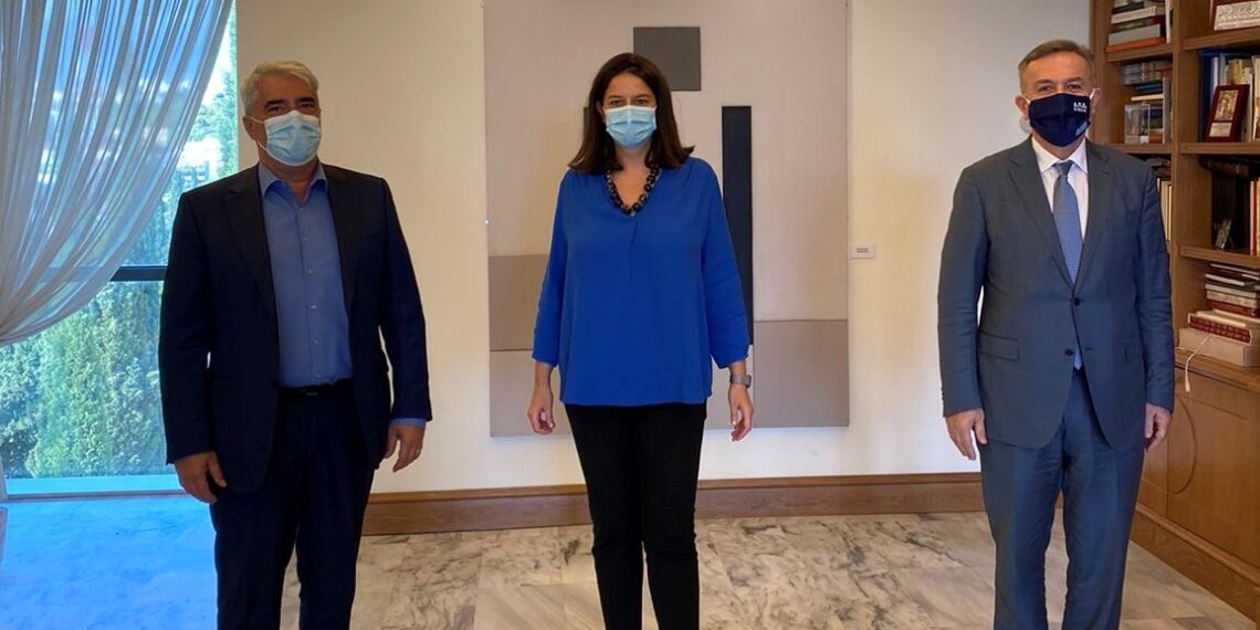 Η εύρυθμη λειτουργία των σχολικών μονάδων θέμα της συνάντησης με την Υπουργό Παιδείας