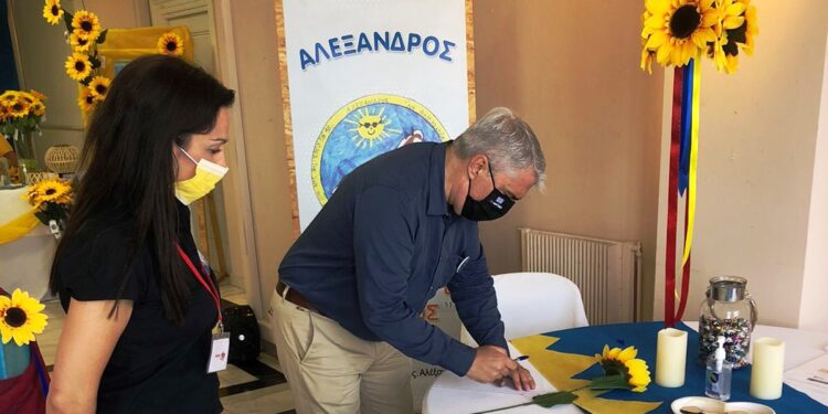 Πιστός ο Σίμος Κεδίκογλου στο ραντεβού του με την «Φλόγα»