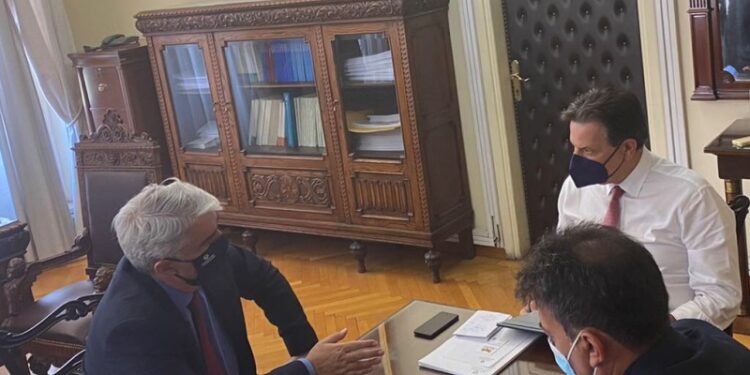 Ο Σίμος Κεδίκογλου ζήτησε την επίσπευση διαδικασιών καταβολής αποζημιώσεων στην πτηνοτροφία και στον αγροτικό τομέα