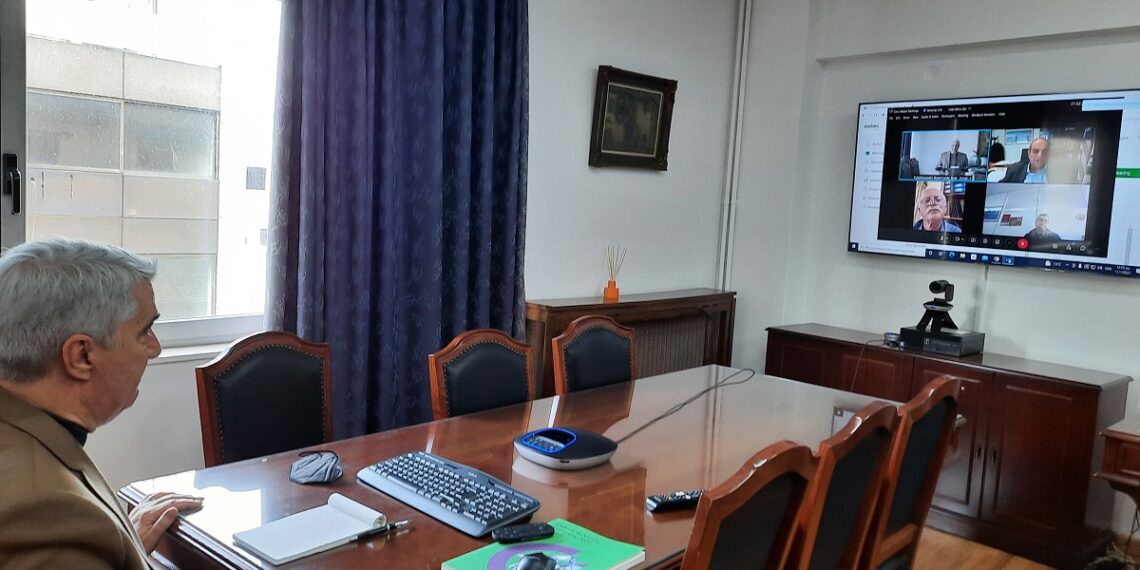 «Στόχος μας να καθιερωθεί ειδικό σήμα που θα πιστοποιεί την ελληνικότητα του μελιού»