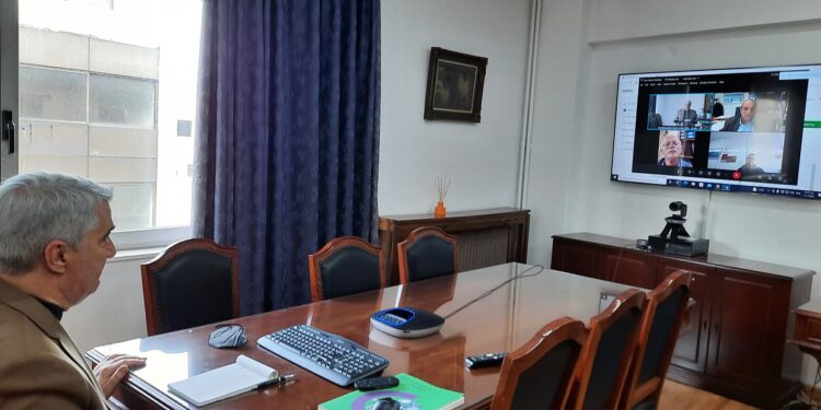 «Στόχος μας να καθιερωθεί ειδικό σήμα που θα πιστοποιεί την ελληνικότητα του μελιού»