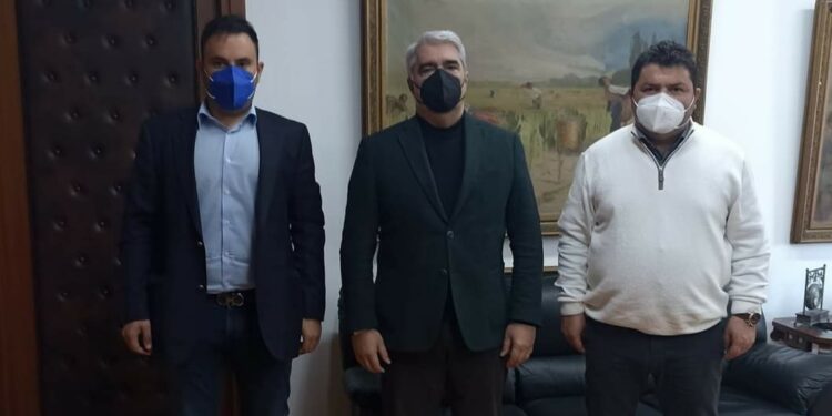 Συνάντηση εργασίας με τη Δημοτική Αρχή Μαντουδίου-Λίμνης –Αγίας Άννας