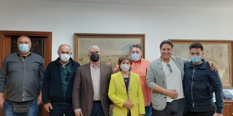 «Οι λιμνοθάλασσες στηρίζουν την τοπική απασχόληση και οικονομία» – Συνάντηση με αλιείς λιμνοθαλασσών