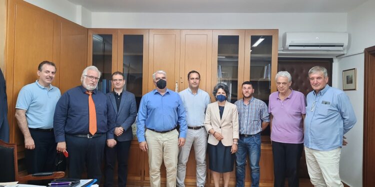 Τα χρηματοδοτικά εργαλεία του ΥπΑΑΤ στο επίκεντρο της συνάντησης με τον συνεταιρισμό κτηνοτρόφων Β. Εύβοιας