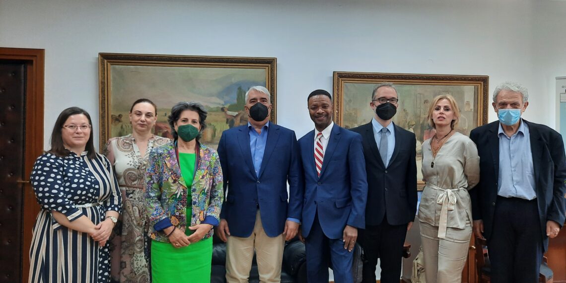 Ενίσχυση εμπορικών σχέσεων Ελλάδας – ΗΠΑ στη συνάντηση με τον Περιφερειακό Ακόλουθο των ΗΠΑ