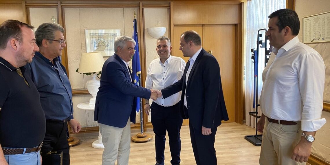 Λύση για αποδοχές κληρονομιάς στο Δήμο Καρύστου – Συνάντηση με τον Υφυπουργό Δικαιοσύνης, Γιώργο Κώτσηρα