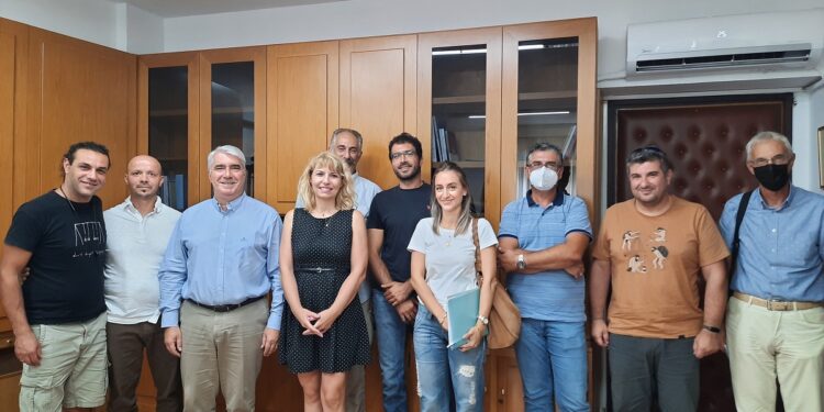 «Με ενοχλεί να υποβαθμίζεται η αξία του ελληνικού μελιού με νόθες πρακτικές – Ξεκάθαρη πολιτική βούληση για βιώσιμη λύση»