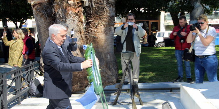 «Οι ήρωες μας εμπνέουν, μας συσπειρώνουν και μας οπλίζουν με αυτοπεποίθηση»