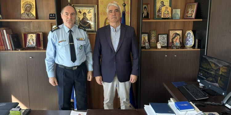 Συνάντηση εργασίας με τον νέο Αστυνομικό Διευθυντή Εύβοιας, Ταξίαρχο Κωνσταντίνο Πελεκάνο και τον Πρόεδρο των Αστυνομικών Υπαλλήλων, Μάρκου Αλέξανδρο
