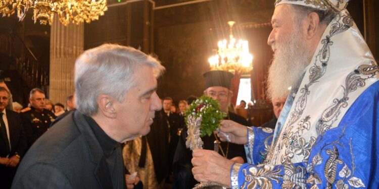 Μήνυμα Ελπίδας και Πίστης από τον Σίμο Κεδίκογλου για την Ημέρα των Φώτων