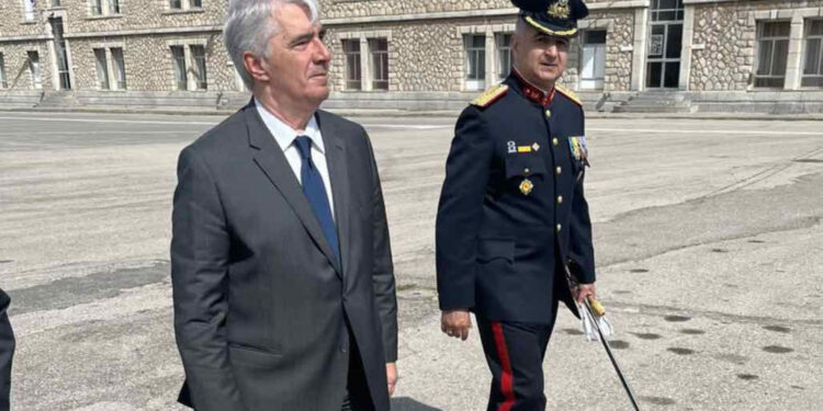 Ο Σίμος Κεδίκογλου στον εορτασμό του Αγίου Γεωργίου, προστάτη του Στρατού Ξηράς, στη Σχολή Πεζικού Χαλκίδας