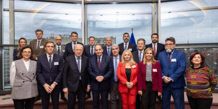 Σίμος Κεδίκογλου: «Η Ελλάδα πρέπει να έχει ισχυρή παρουσία στα κέντρα λήψης αποφάσεων της Ευρώπης»