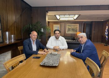 Συνάντηση Σίμου Κεδίκογλου με τον Υπουργό Εσωτερικών και τον Δήμαρχο Σκύρου – Χρηματοδότηση 3,98 εκατ. ευρώ για τα «Γυρίσματα» της Σκύρου
