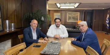 Συνάντηση Σίμου Κεδίκογλου με τον Υπουργό Εσωτερικών και τον Δήμαρχο Σκύρου – Χρηματοδότηση 3,98 εκατ. ευρώ για τα «Γυρίσματα» της Σκύρου