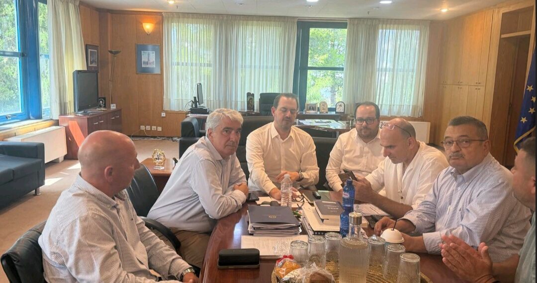 Συνάντηση του Σίμου Κεδίκογλου με τον Αναπληρωτή Υπουργό Μεταφορών Γιώργο Κώτσιρα και το προεδρείο της Πανελλήνιας Ένωσης Μεταφορικών Εταιρειών